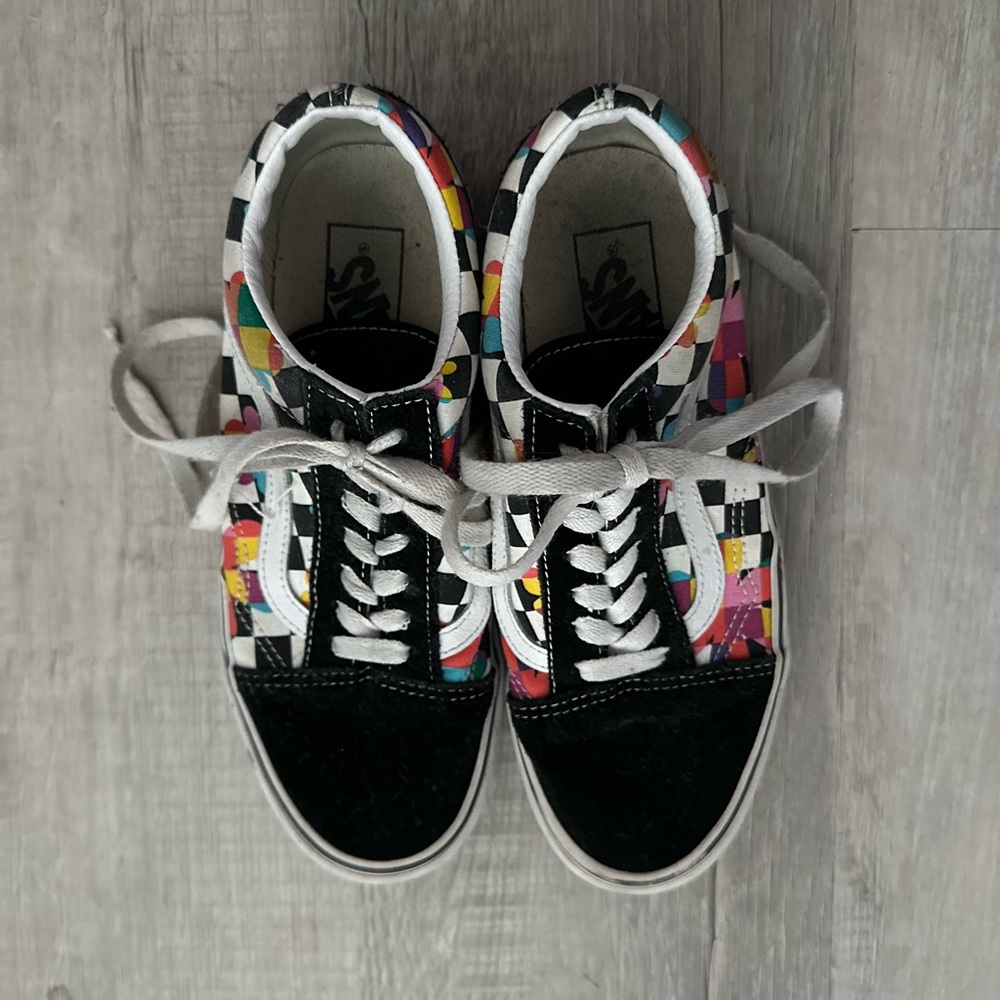 Vans women’s size 7-1/2 black and white checkered w/flowers sneakers men’s 6